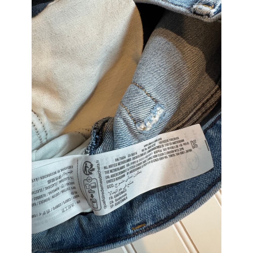 Abercrombie & Fitch the 90's straight ultra high rise. Womens 14/32 Long/Tall. - Picture 4 of 8